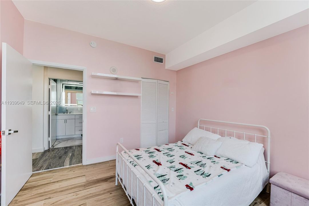 En Venta: $979,000 (3 camas, 2 baños, 1419 Pies cuadrados)