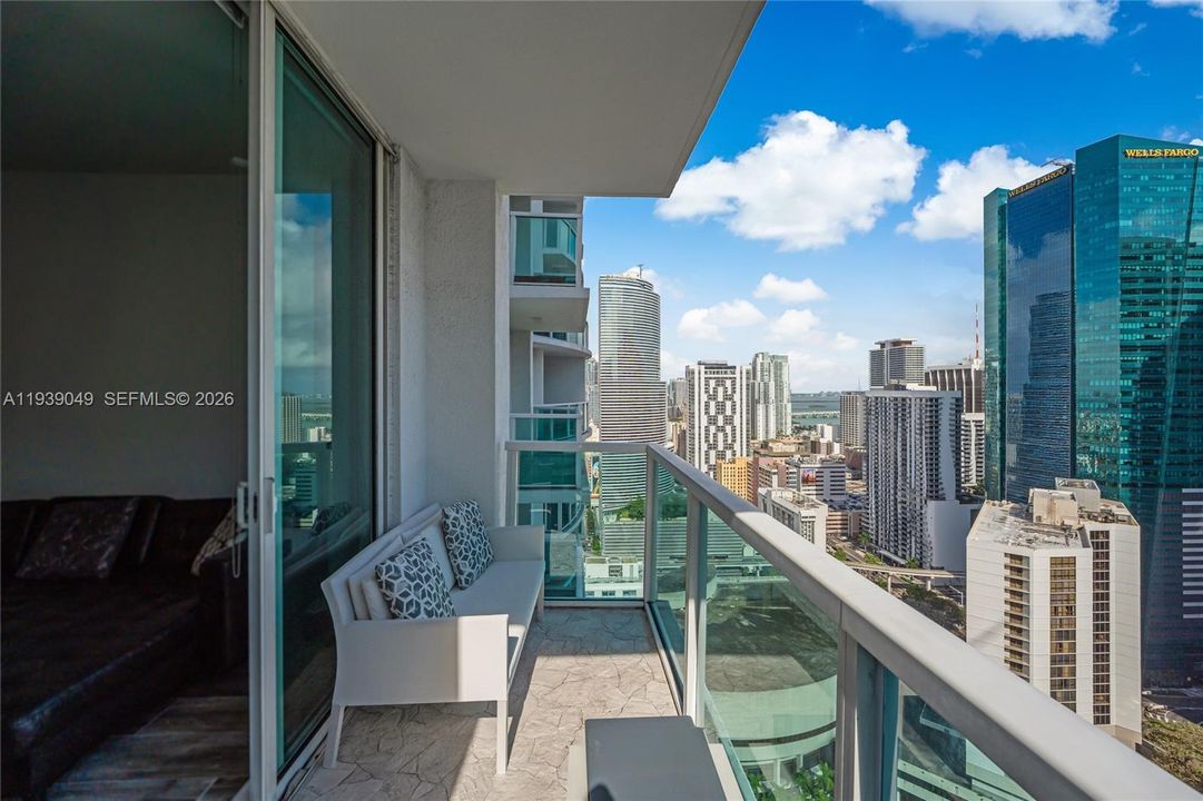 En Venta: $979,000 (3 camas, 2 baños, 1419 Pies cuadrados)