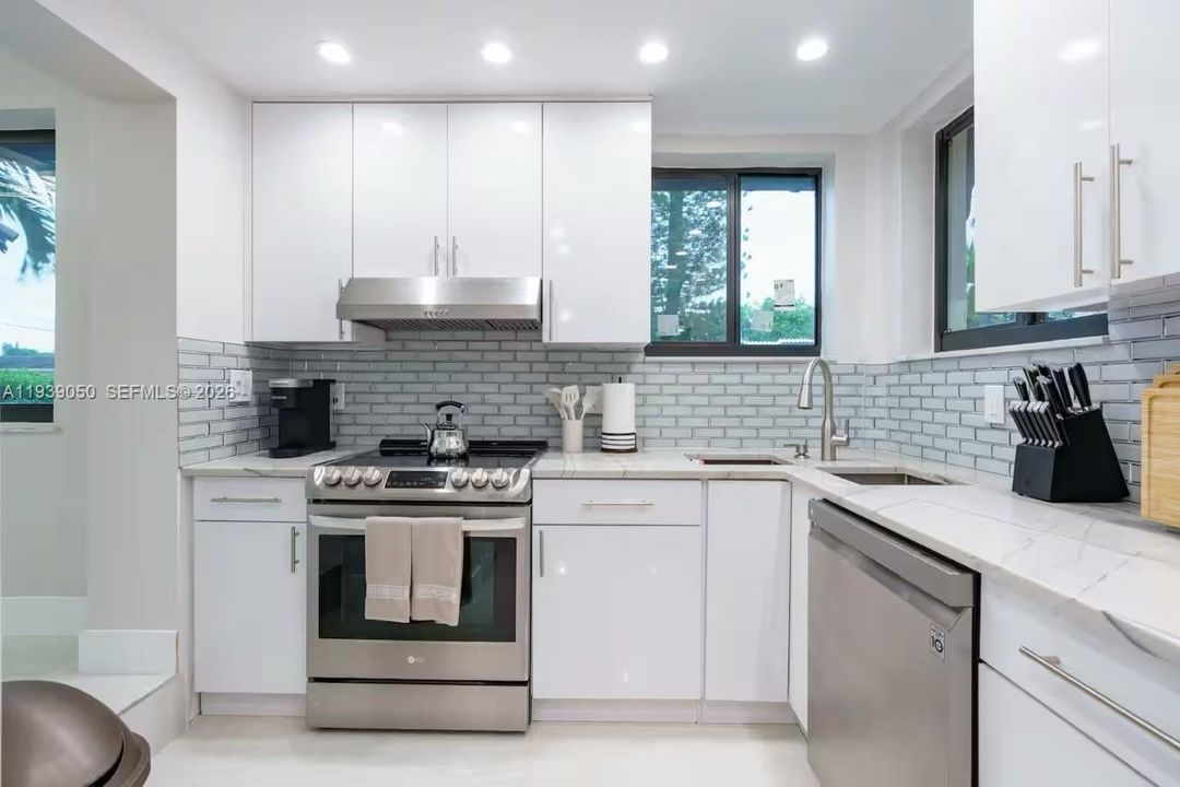 待售: $1,749,000 (0 贝兹, 0 浴室, 4461 平方英尺)