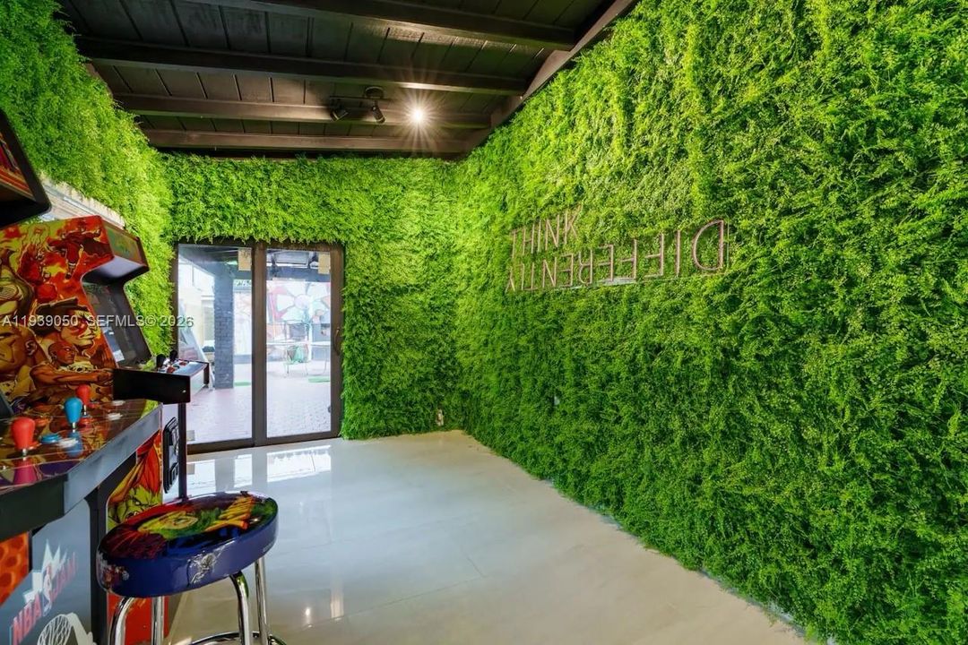 待售: $1,749,000 (0 贝兹, 0 浴室, 4461 平方英尺)