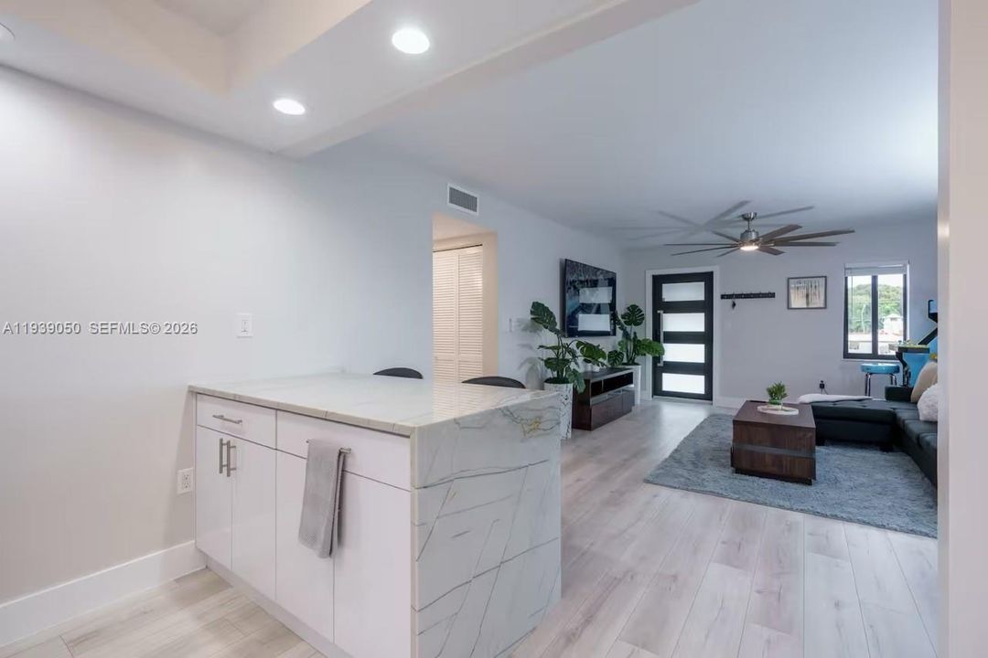 待售: $1,749,000 (0 贝兹, 0 浴室, 4461 平方英尺)