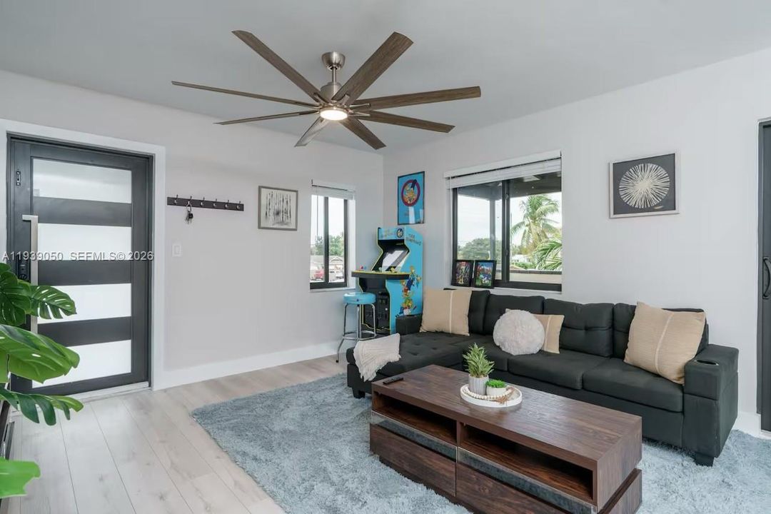 待售: $1,749,000 (0 贝兹, 0 浴室, 4461 平方英尺)