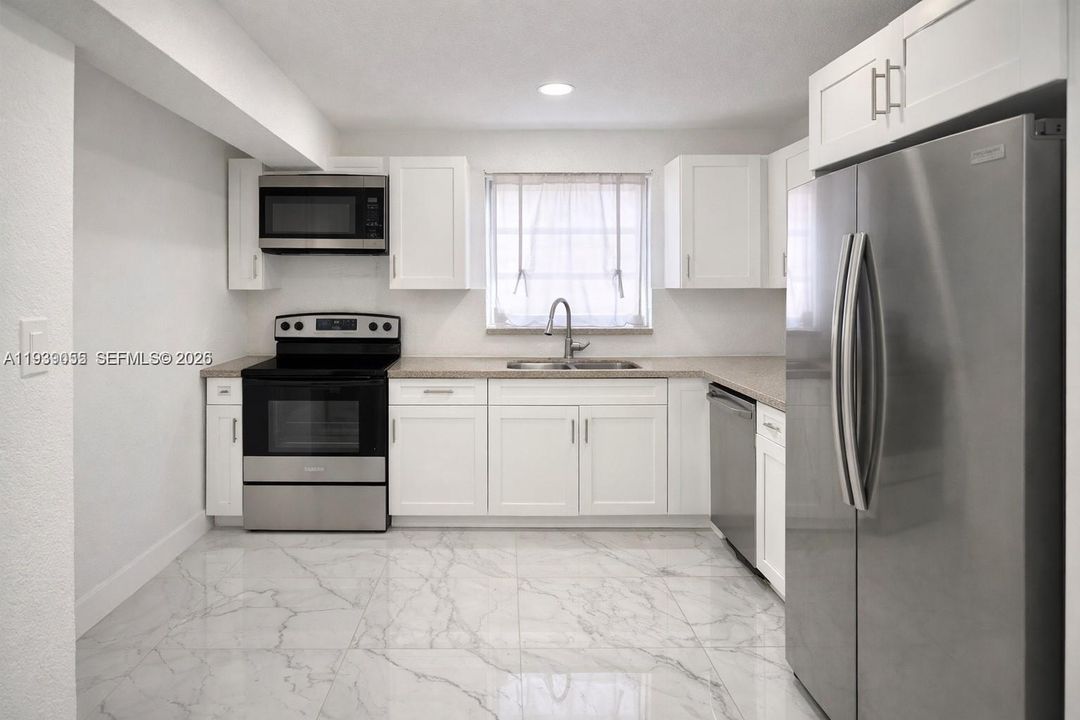 出租: $3,500 (4 贝兹, 2 浴室, 1500 平方英尺)