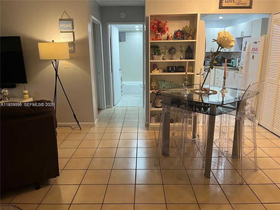 En Venta: $320,000 (2 camas, 2 baños, 992 Pies cuadrados)