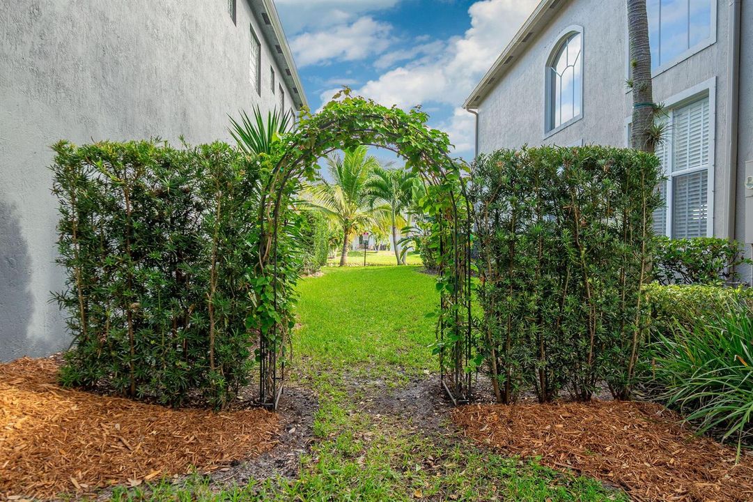 Side Access to Backyard