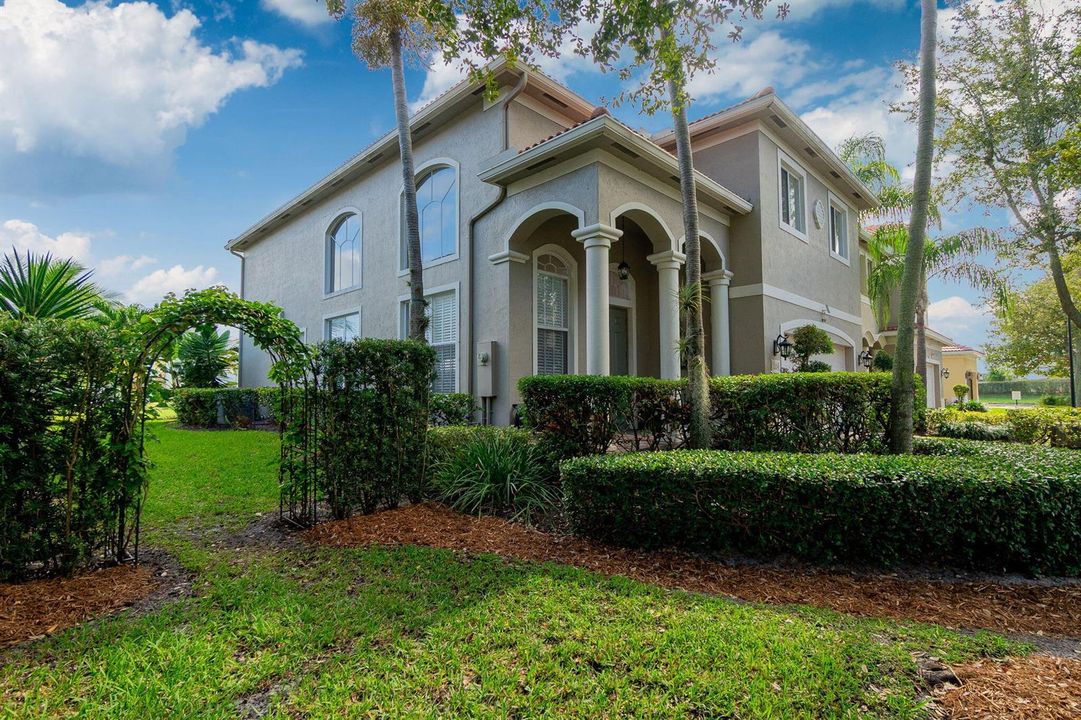 Side Access to Backyard