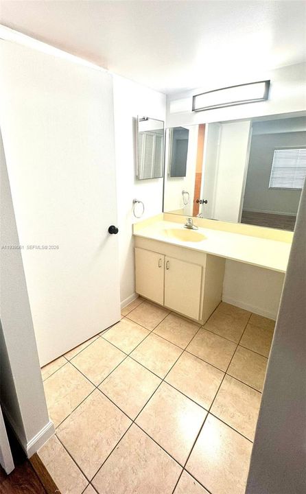 For Rent: $2,580 (2 beds, 2 baths, 1132 Square Feet)