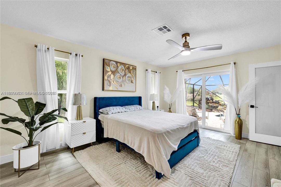 En Venta: $785,000 (4 camas, 3 baños, 2392 Pies cuadrados)