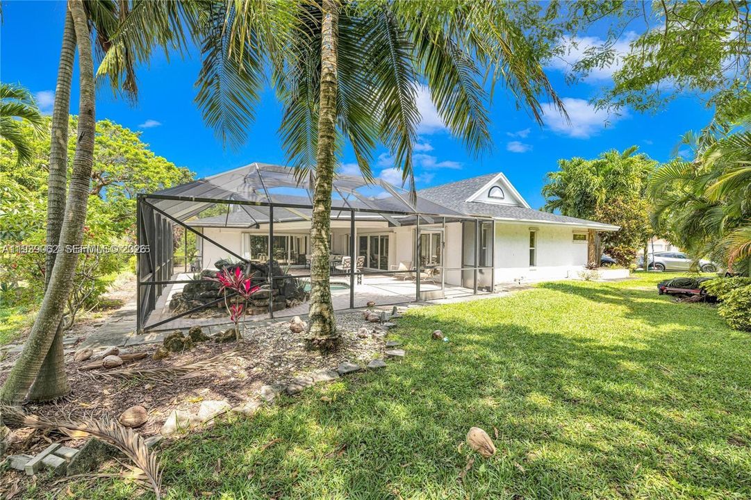 En Venta: $785,000 (4 camas, 3 baños, 2392 Pies cuadrados)