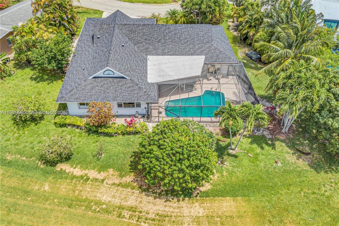 En Venta: $785,000 (4 camas, 3 baños, 2392 Pies cuadrados)