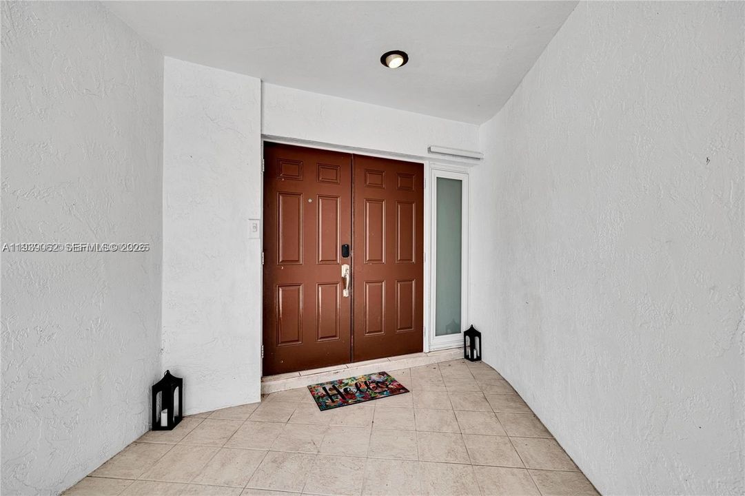 En Venta: $785,000 (4 camas, 3 baños, 2392 Pies cuadrados)