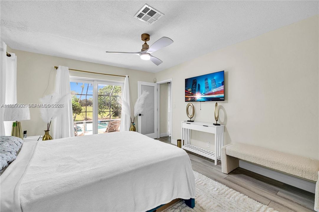 En Venta: $785,000 (4 camas, 3 baños, 2392 Pies cuadrados)