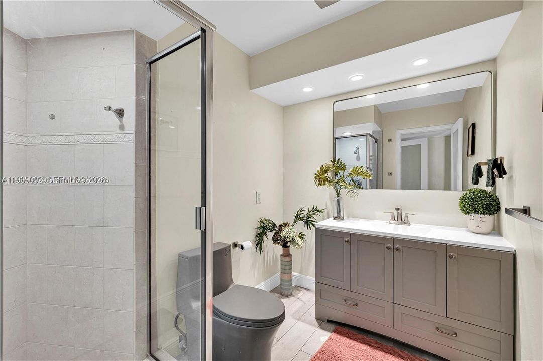 En Venta: $785,000 (4 camas, 3 baños, 2392 Pies cuadrados)