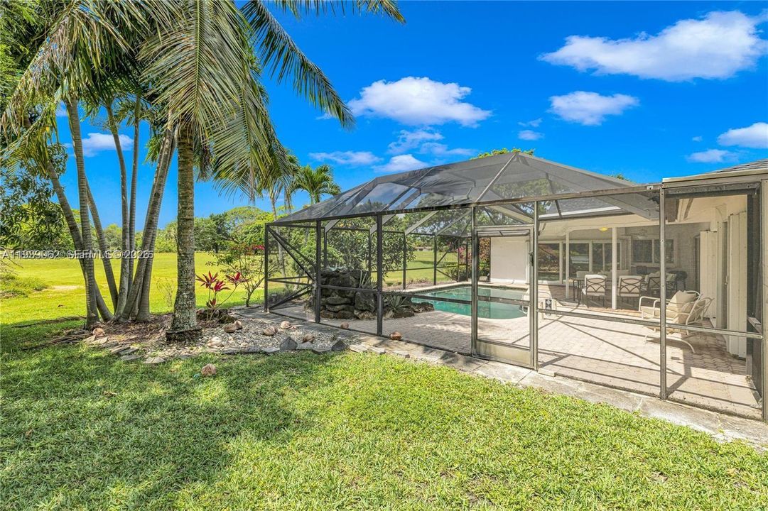 En Venta: $785,000 (4 camas, 3 baños, 2392 Pies cuadrados)