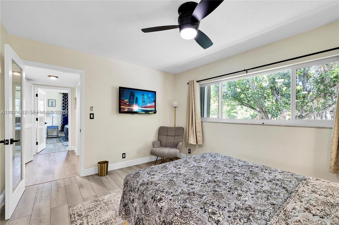 En Venta: $785,000 (4 camas, 3 baños, 2392 Pies cuadrados)