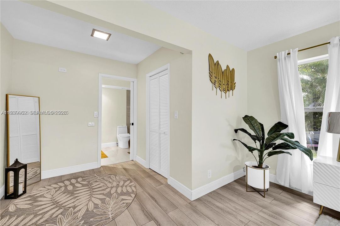 En Venta: $785,000 (4 camas, 3 baños, 2392 Pies cuadrados)