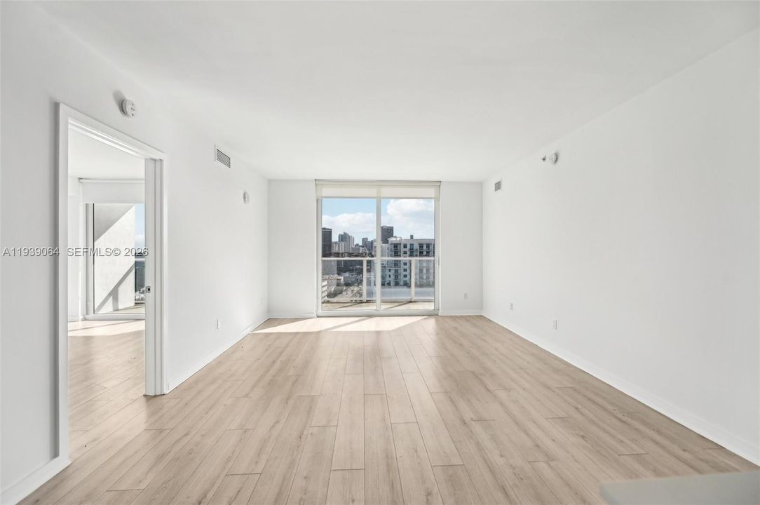 На продажу: $575,000 (2 спален, 2 ванн, 999 Квадратных фут)