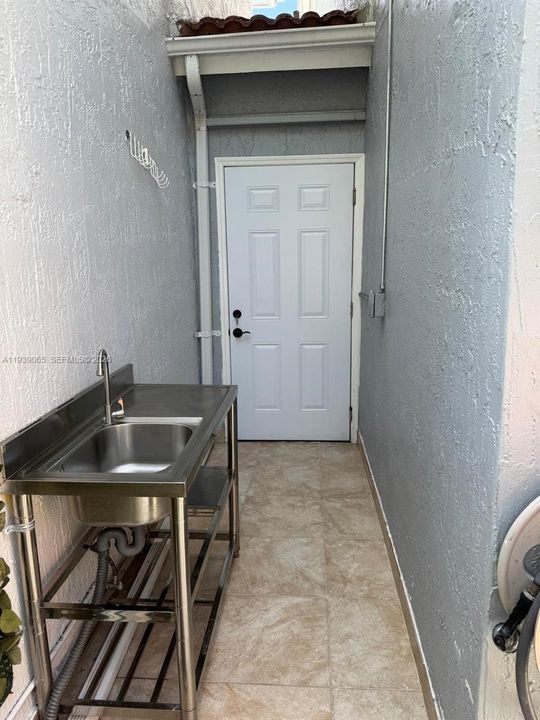 For Sale: $569,000 (3 beds, 2 baths, 1790 Square Feet)