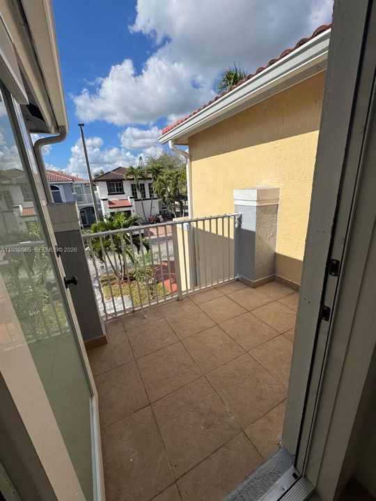 For Sale: $569,000 (3 beds, 2 baths, 1790 Square Feet)