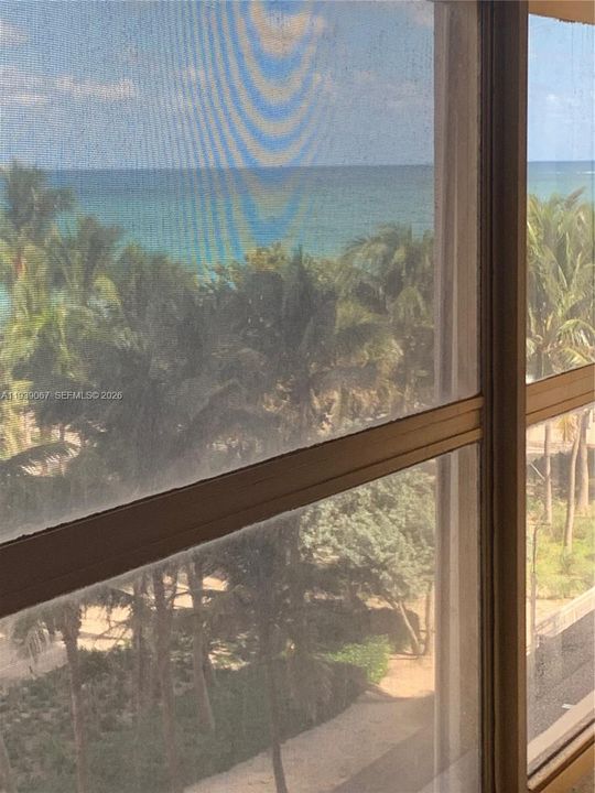 出租: $2,200 (0 贝兹, 1 浴室, 410 平方英尺)