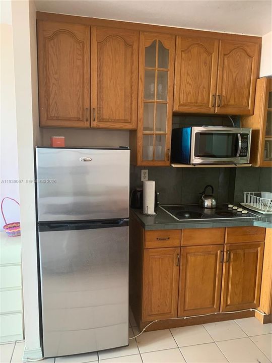 出租: $2,200 (0 贝兹, 1 浴室, 410 平方英尺)