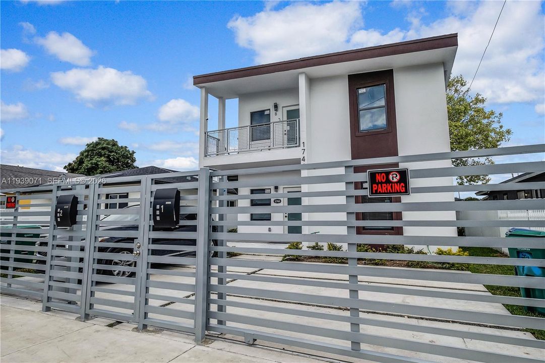 出租: $2,800 (3 贝兹, 2 浴室, 1880 平方英尺)