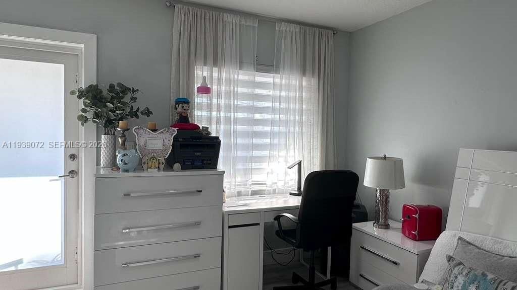 En Renta: $3,500 (4 camas, 2 baños, 2130 Pies cuadrados)