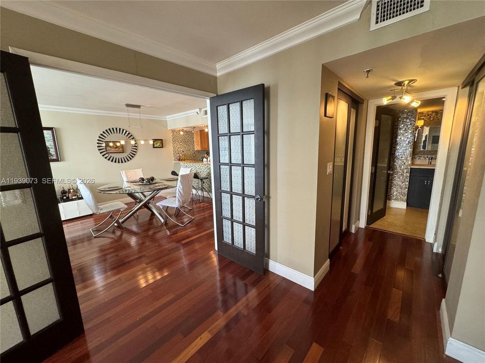 出租: $2,899 (1 贝兹, 1 浴室, 860 平方英尺)