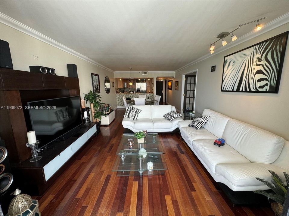 出租: $2,899 (1 贝兹, 1 浴室, 860 平方英尺)