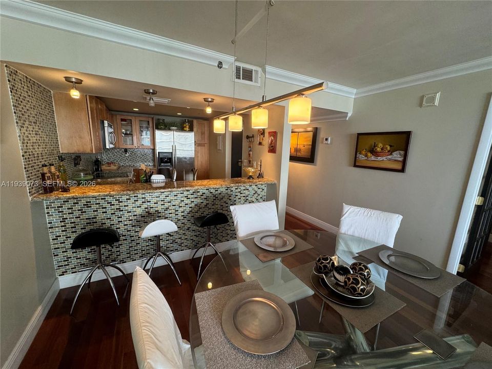 出租: $2,899 (1 贝兹, 1 浴室, 860 平方英尺)