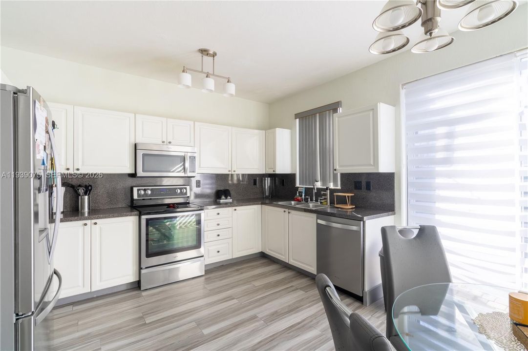 En Renta: $3,100 (3 camas, 3 baños, 1460 Pies cuadrados)