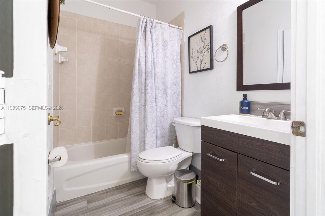 En Renta: $3,100 (3 camas, 3 baños, 1460 Pies cuadrados)