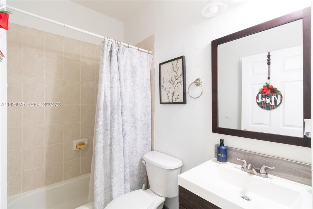 En Renta: $3,100 (3 camas, 3 baños, 1460 Pies cuadrados)