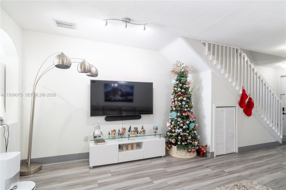 En Renta: $3,100 (3 camas, 3 baños, 1460 Pies cuadrados)