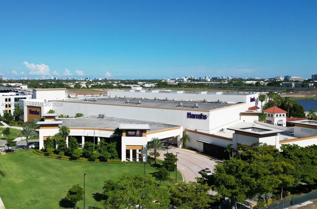 На продажу: $245,000 (2 спален, 2 ванн, 1160 Квадратных фут)