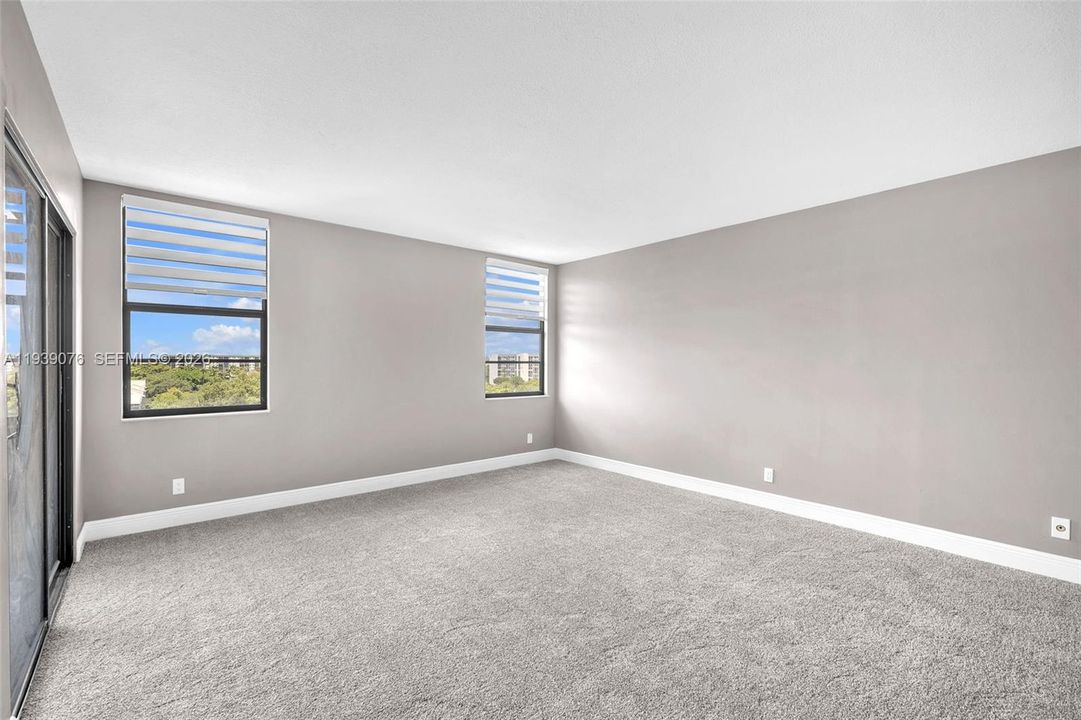 На продажу: $245,000 (2 спален, 2 ванн, 1160 Квадратных фут)