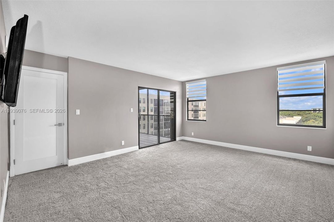 На продажу: $245,000 (2 спален, 2 ванн, 1160 Квадратных фут)