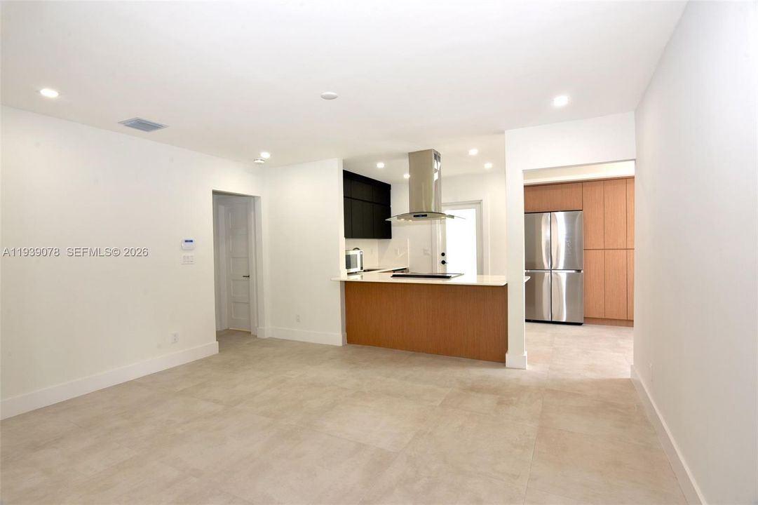 For Sale: $549,999 (3 beds, 2 baths, 1202 Square Feet)