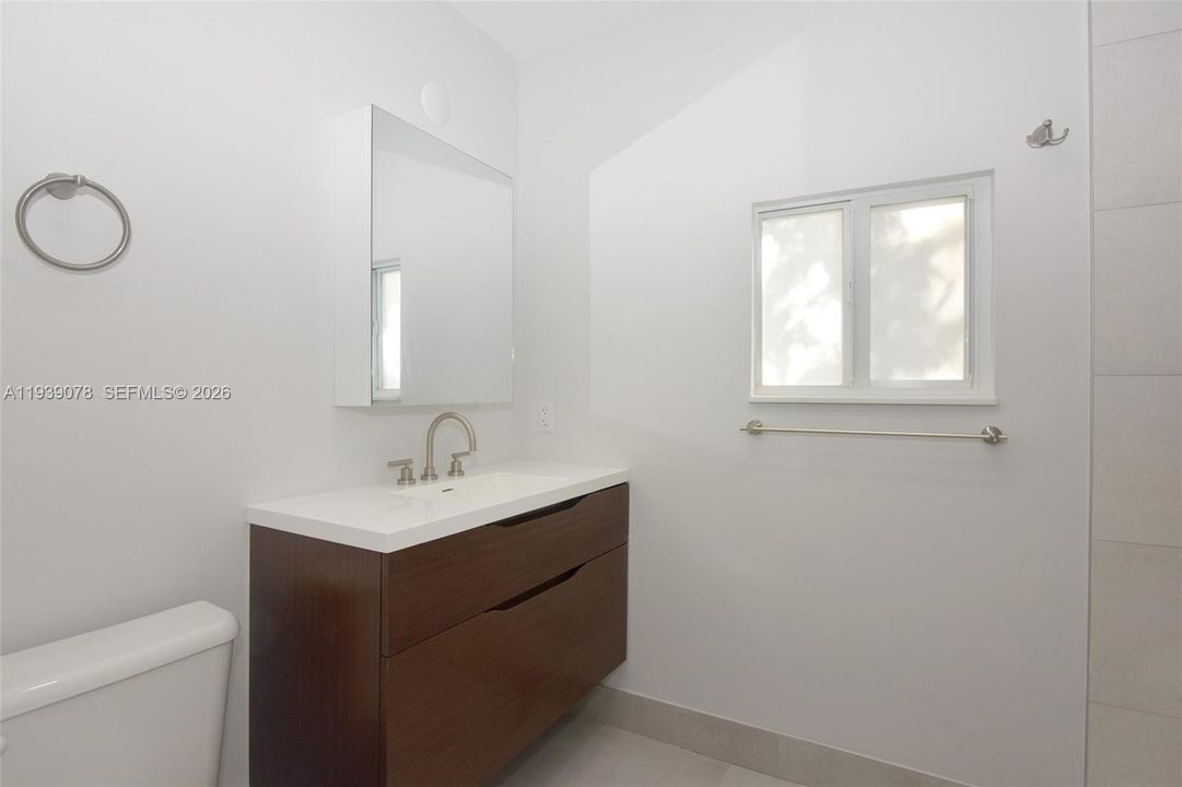 For Sale: $549,999 (3 beds, 2 baths, 1202 Square Feet)