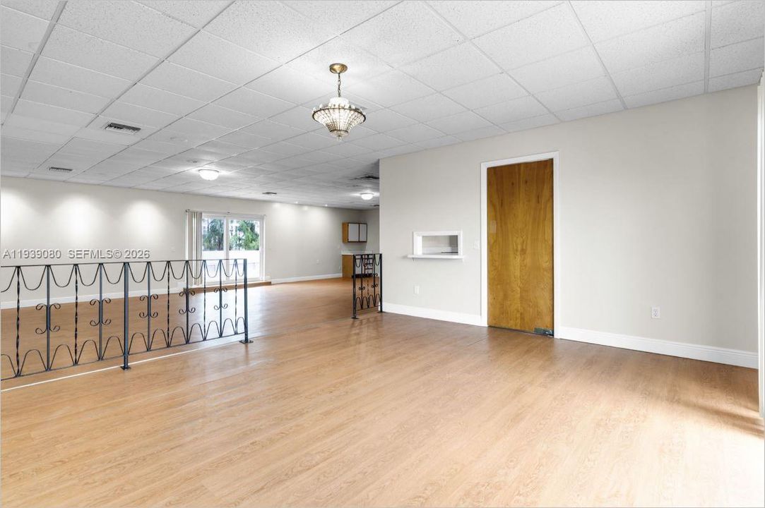 待售: $340,000 (4 贝兹, 3 浴室, 3312 平方英尺)