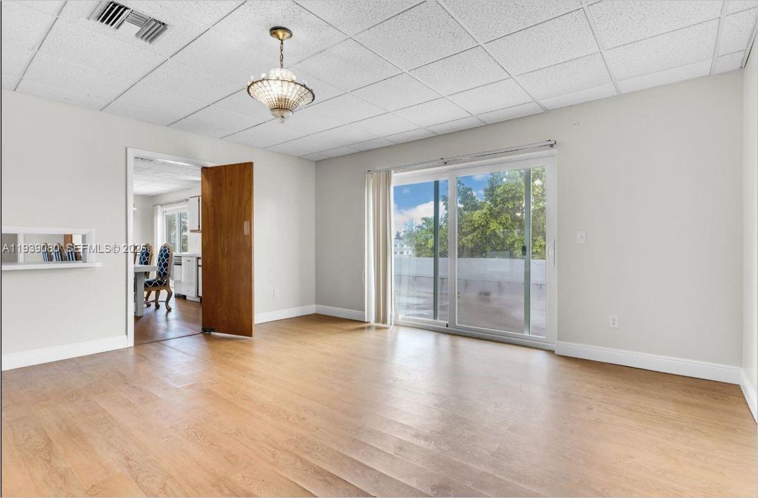 待售: $340,000 (4 贝兹, 3 浴室, 3312 平方英尺)