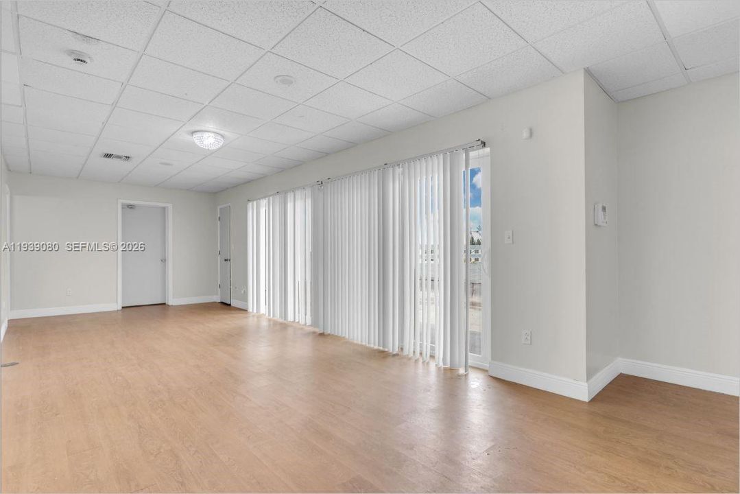 待售: $340,000 (4 贝兹, 3 浴室, 3312 平方英尺)