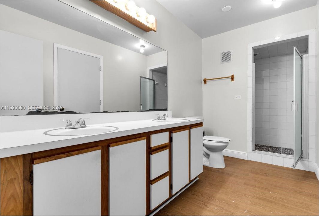 待售: $340,000 (4 贝兹, 3 浴室, 3312 平方英尺)