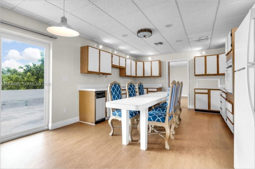 待售: $340,000 (4 贝兹, 3 浴室, 3312 平方英尺)