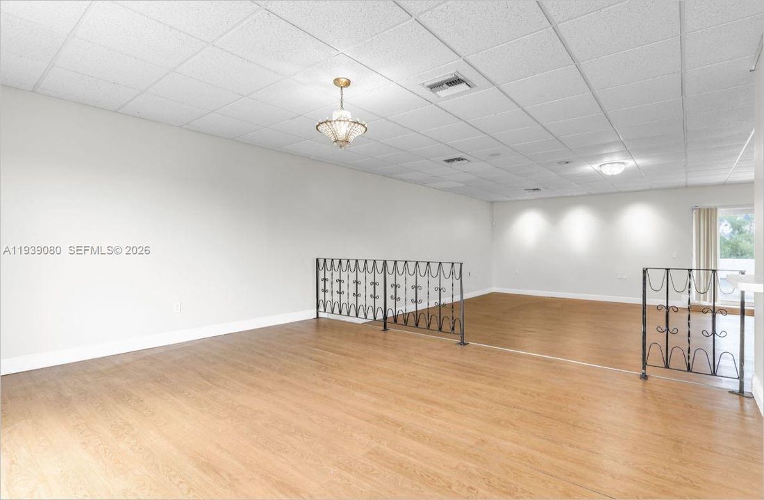 待售: $340,000 (4 贝兹, 3 浴室, 3312 平方英尺)