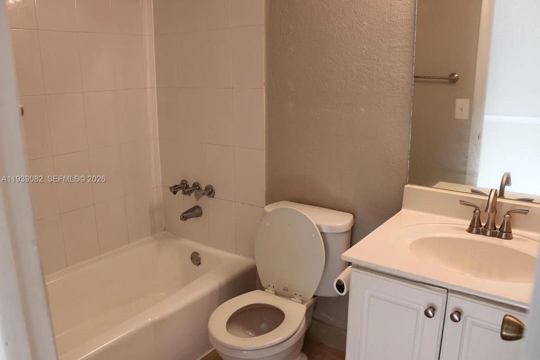 For Rent: $2,650 (2 beds, 2 baths, 1262 Square Feet)