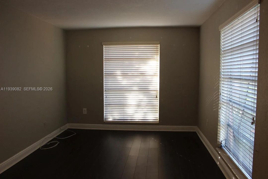 For Rent: $2,650 (2 beds, 2 baths, 1262 Square Feet)
