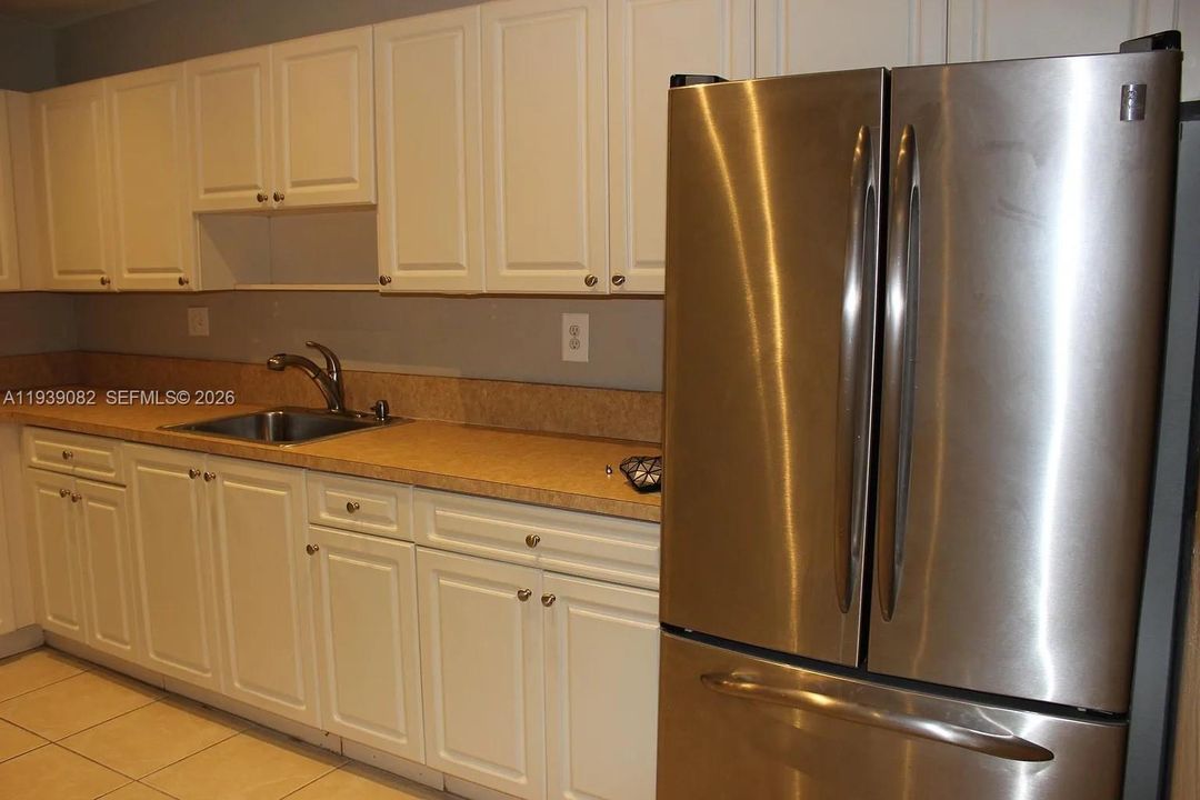 For Rent: $2,650 (2 beds, 2 baths, 1262 Square Feet)