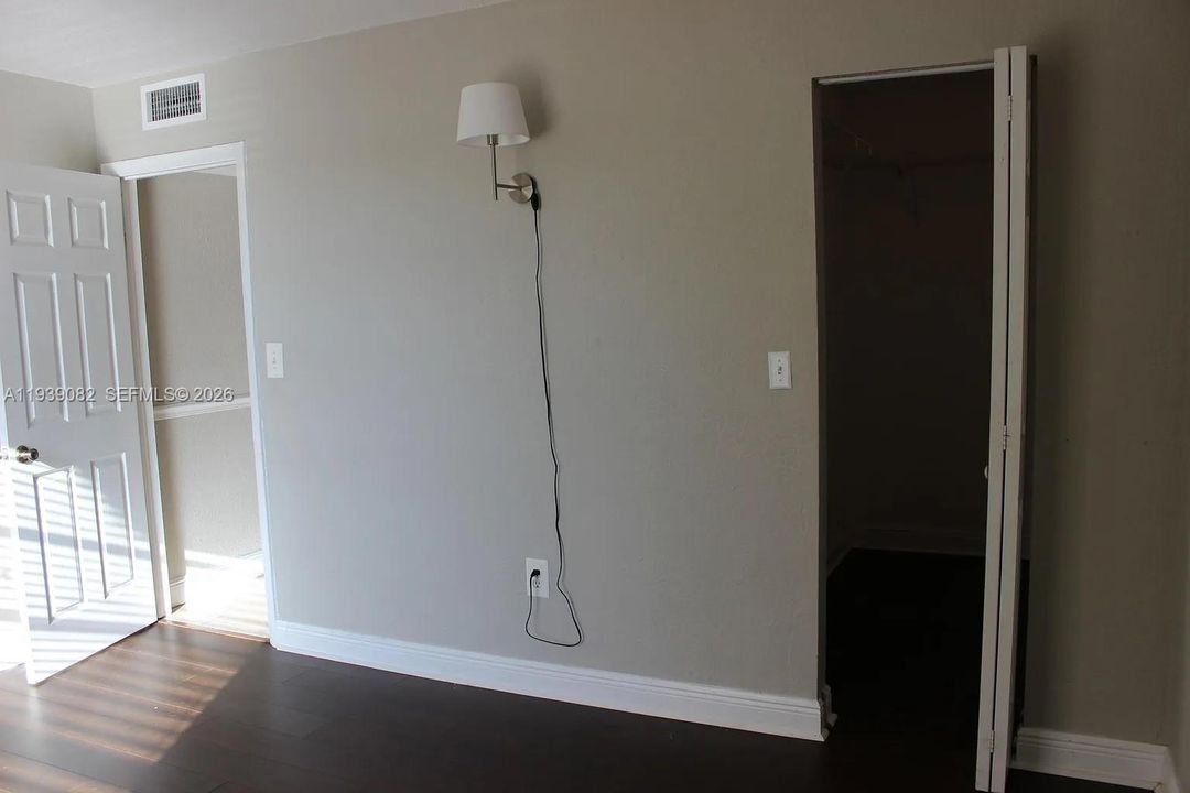 For Rent: $2,650 (2 beds, 2 baths, 1262 Square Feet)