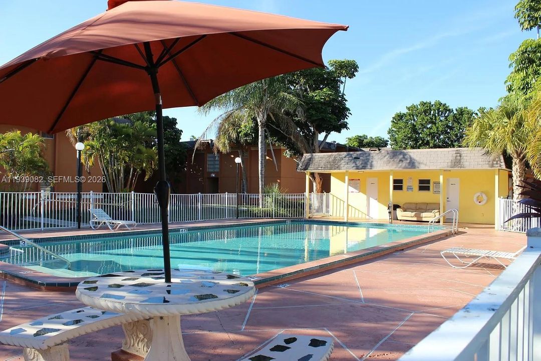 For Rent: $2,650 (2 beds, 2 baths, 1262 Square Feet)